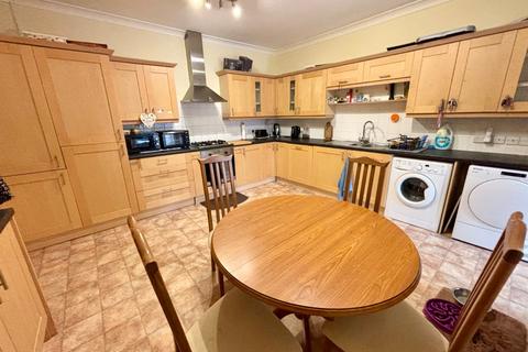 2 bedroom apartment for sale, Berrow Road, Burnham-on-Sea, Somerset, TA8