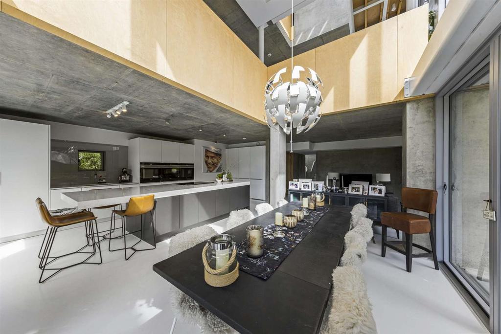 Copse-House-Westfield-Hoe-Lane-Abinger-Hammer-RH5-