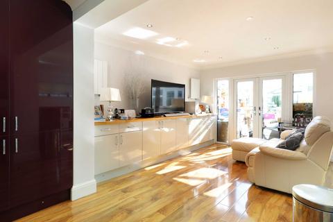 4 bedroom detached house for sale, Green Lane, Farnham Common, Buckinghamshire, SL2