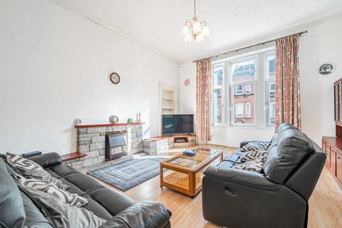 3 bedroom flat for sale, Cathcart Road, Flat 2/1, Cathcart, Glasgow, G42 9XW