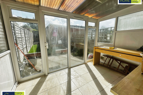 2 bedroom terraced house to rent, Narrow Lane, Aylestone