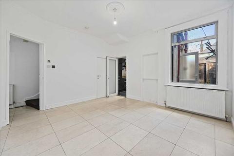 4 bedroom terraced house to rent, Brudenell Road, Tooting