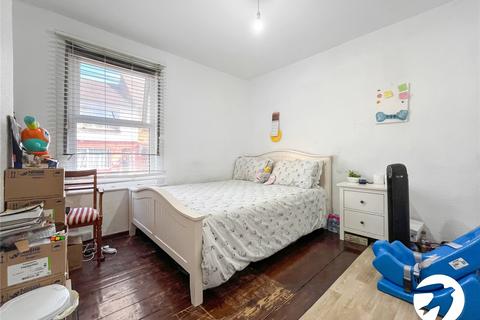 16 Kings Road, Chatham, ME5 7JY