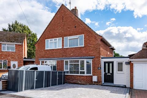 26 Kirkstone Crescent, Wombourne, Wolverhampton, WV5 8EH