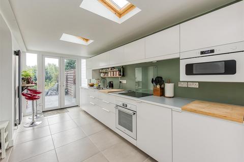 26 Kirkstone Crescent, Wombourne, Wolverhampton, WV5 8EH