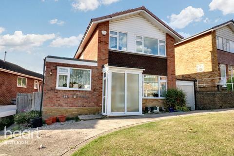 3 bedroom detached house for sale, Upper Lambricks, Rayleigh