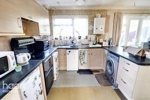 3 bedroom detached house for sale, Upper Lambricks, Rayleigh