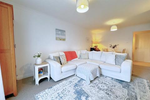 2 bedroom ground floor flat for sale, Mill Road, Eastbourne BN21