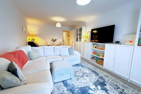 2 bedroom ground floor flat for sale, Mill Road, Eastbourne BN21