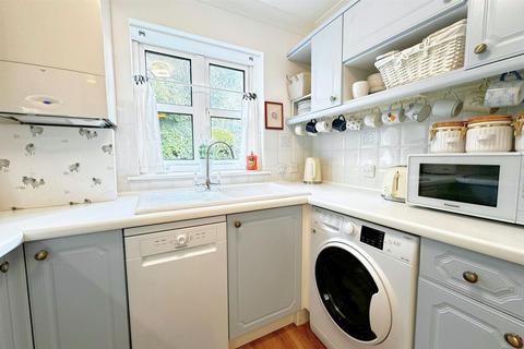 2 bedroom ground floor flat for sale, Mill Road, Eastbourne BN21