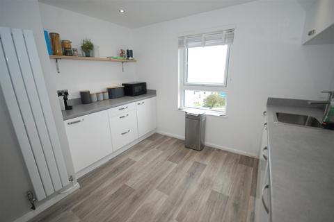 2 bedroom apartment to rent, The Mount, Appledore