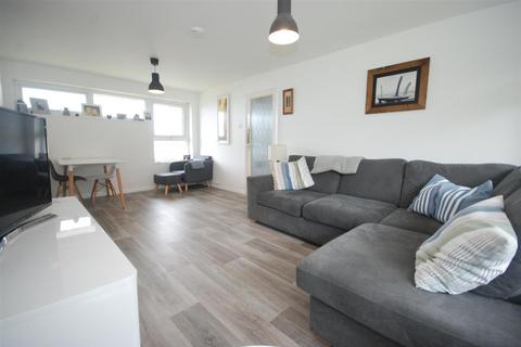 2 bedroom apartment to rent, The Mount, Appledore