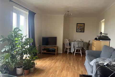 2 bedroom flat to rent, Grasholm Way, Slough SL3