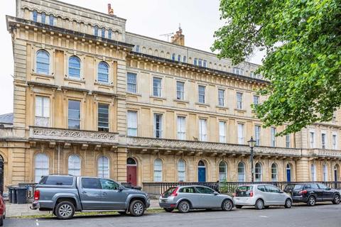 2 bedroom flat to rent, Victoria Square, Bristol BS8