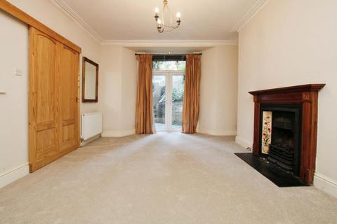 2 bedroom flat to rent, Victoria Square, Bristol BS8