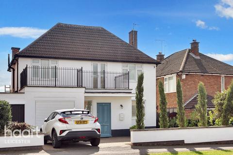 4 bedroom detached house for sale, The Bridle, Leicester