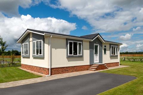 2 bedroom bungalow for sale, Willoway Country Park, Turnpike Road, Red Lodge, Suffolk, IP28