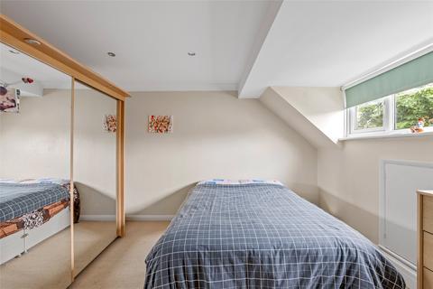 10 Brownlow Road, Redhill, RH1 6AW