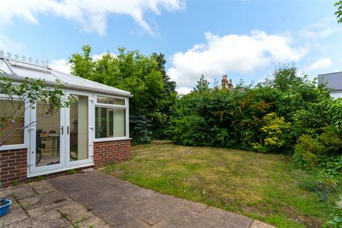 10 Brownlow Road, Redhill, RH1 6AW