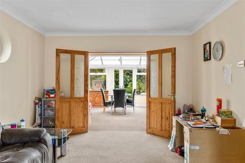 10 Brownlow Road, Redhill, RH1 6AW