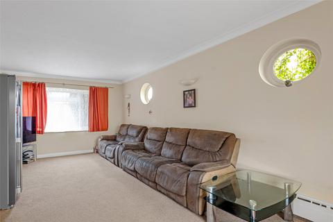 10 Brownlow Road, Redhill, RH1 6AW