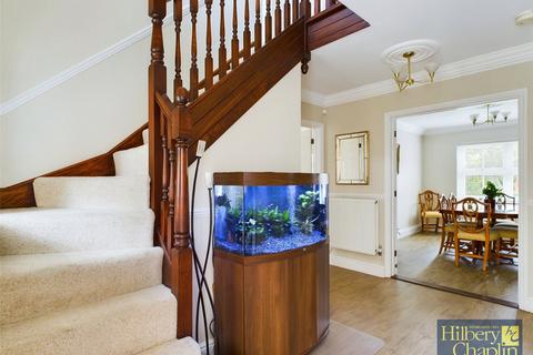 10 Gainsborough Place, Hutton, Brentwood, CM13 2RF