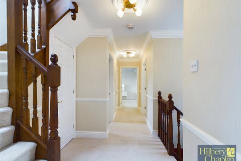 10 Gainsborough Place, Hutton, Brentwood, CM13 2RF