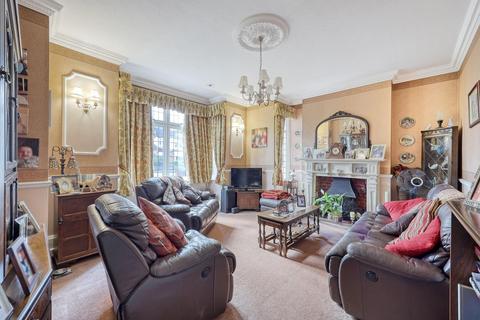 4 Ashburnham Gardens, Upminster, RM14 1XA