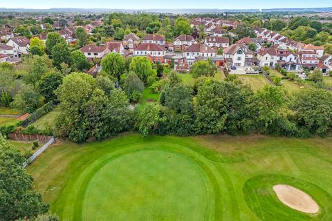 4 Ashburnham Gardens, Upminster, RM14 1XA