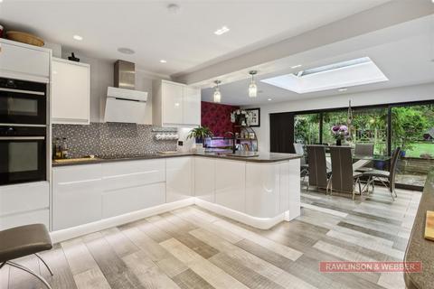 Highbury House, 80 Hurst Road, East Molesey, KT8 9AG