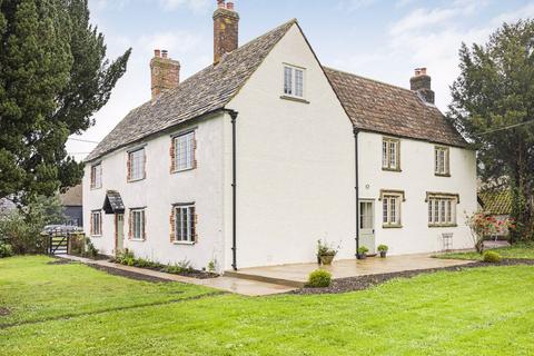 6 bedroom detached house to rent, Streete Farmhouse, Calne, Wiltshire