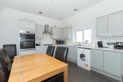 6 bedroom house share for sale, West End Way, Lancing