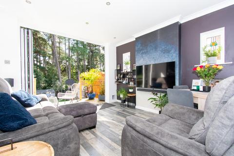 4 bedroom chalet for sale, Pine Vale Crescent, Bournemouth, Dorset