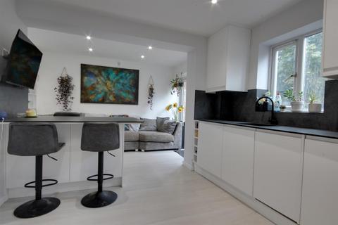 31 Appledore Close, Hull, HU9 1PZ