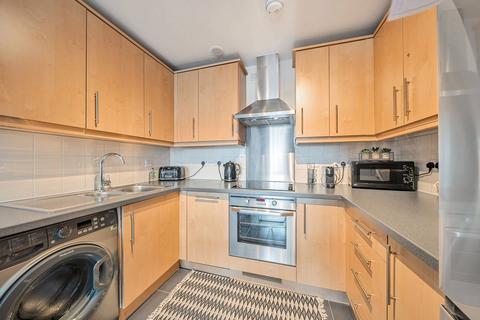 2 bedroom flat to rent, Whitestone Way, Croydon, CR0