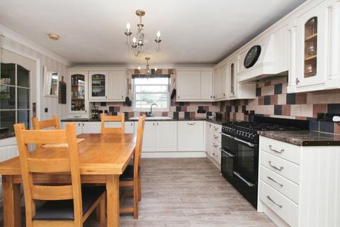 3 bedroom detached house for sale, Market Place, Peterborough PE7