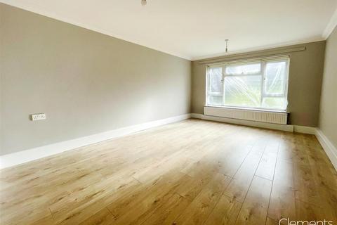 2 bedroom flat for sale, Kents Avenue, Hemel Hempstead HP3