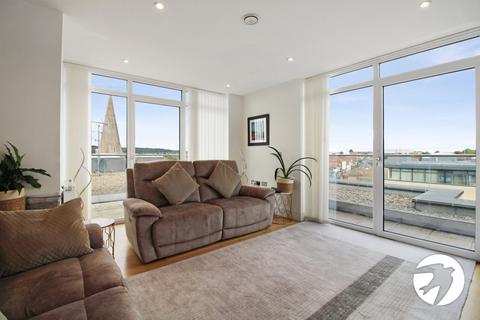 3 bedroom penthouse to rent, Grove Place, London, SE9