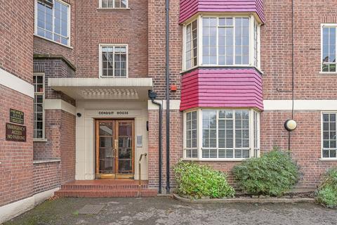 3 bedroom flat for sale, Hyde Vale, London SE10