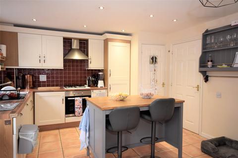 3 bedroom end of terrace house to rent, Hanson Gardens, CHELTENHAM GL52