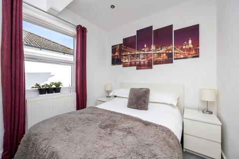 2 bedroom flat for sale, Abinger Road, Brighton BN41