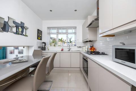 2 bedroom flat for sale, Abinger Road, Brighton BN41