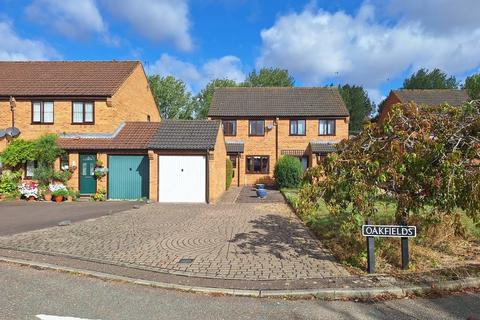 3 bedroom semi-detached house for sale, Oakfields, Loddon