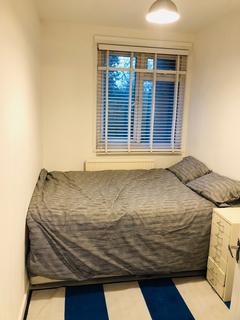 1 bedroom in a house share to rent, Ramsey Street, London E2