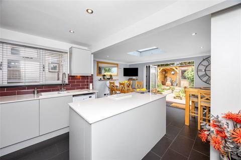 28 Bramber Close, Sompting, Lancing, BN15 0JA