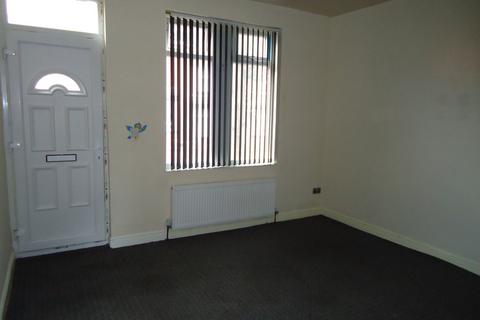 4 bedroom terraced house to rent, Harlech Road, Leeds LS11