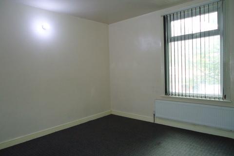 4 bedroom terraced house to rent, Harlech Road, Leeds LS11