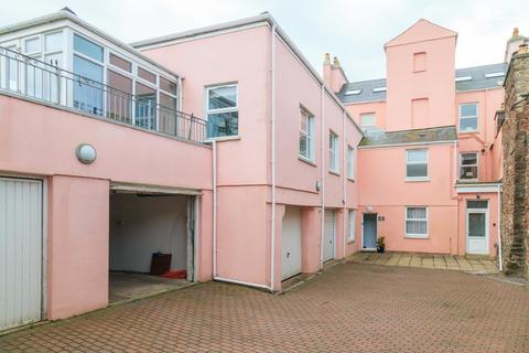 3 bedroom townhouse for sale, Market Place, Peel