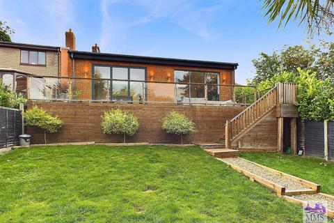 18 Mill Road, Rochester, ME2 3BT