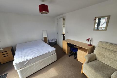 2 bedroom apartment to rent, Howell Road, Exeter